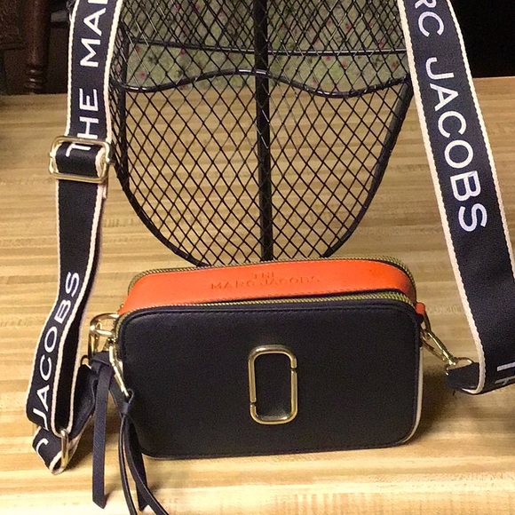 Marc Jacobs Handbags - Marc Jacobs Snapshot Bag